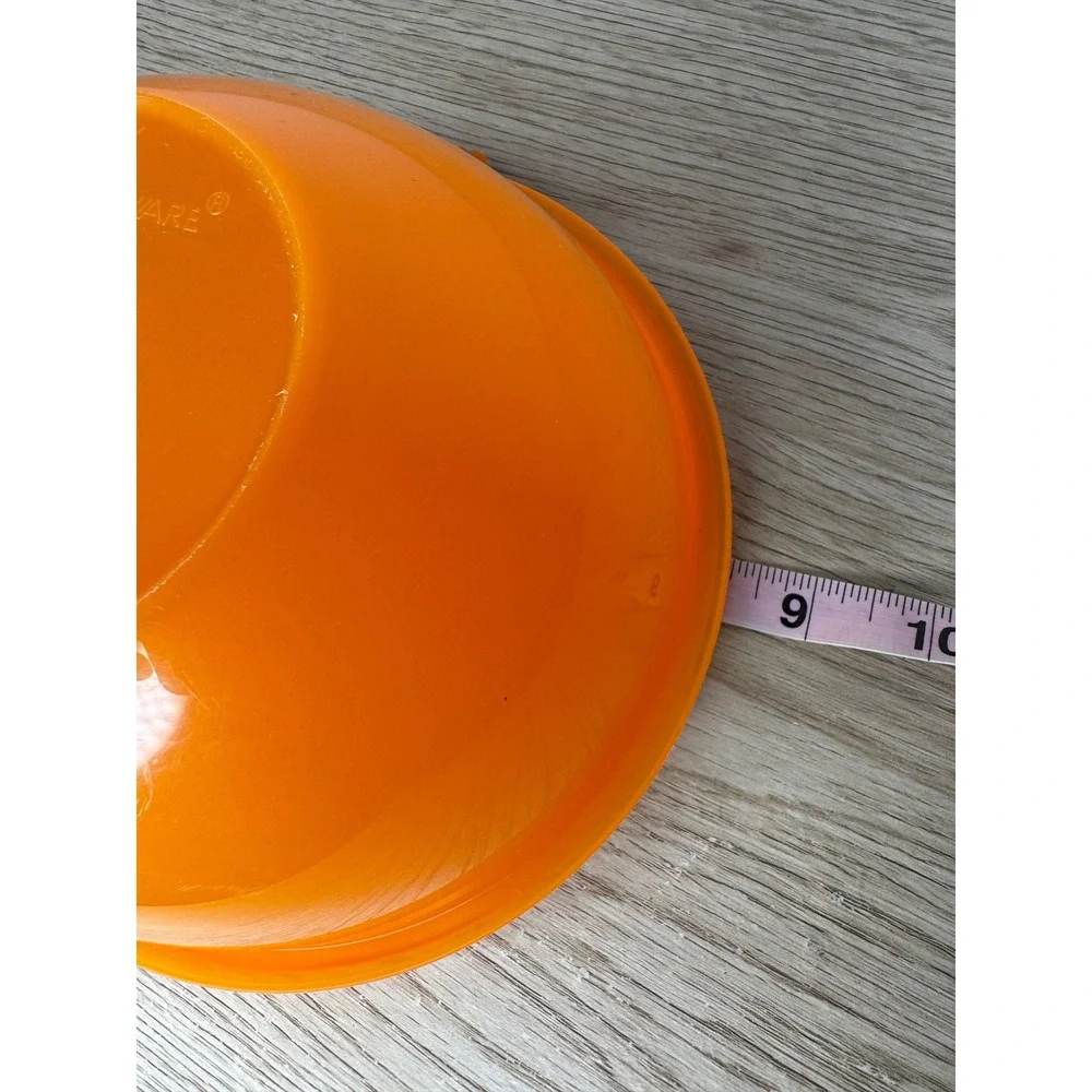 Vintage Tupperware Orange Servalier Bowl with Sunburst Lid 886-7 Retro Kitchen